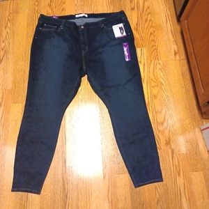 Signature Levi Strauss Gold Mid Rise Skinny Jeans